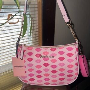 Juicy Couture Sealed with a kiss shoulder bag